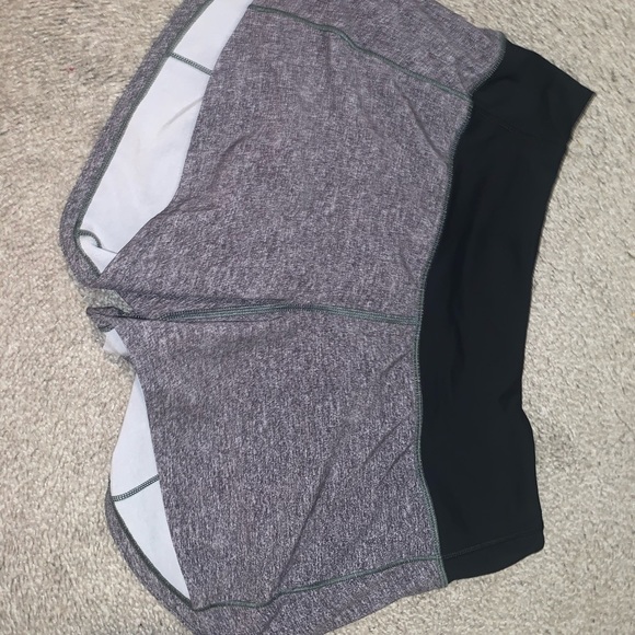 🤍LULULEMON SIZE 4 GREY SPEED UP SHORTS🤍 - Picture 3 of 4